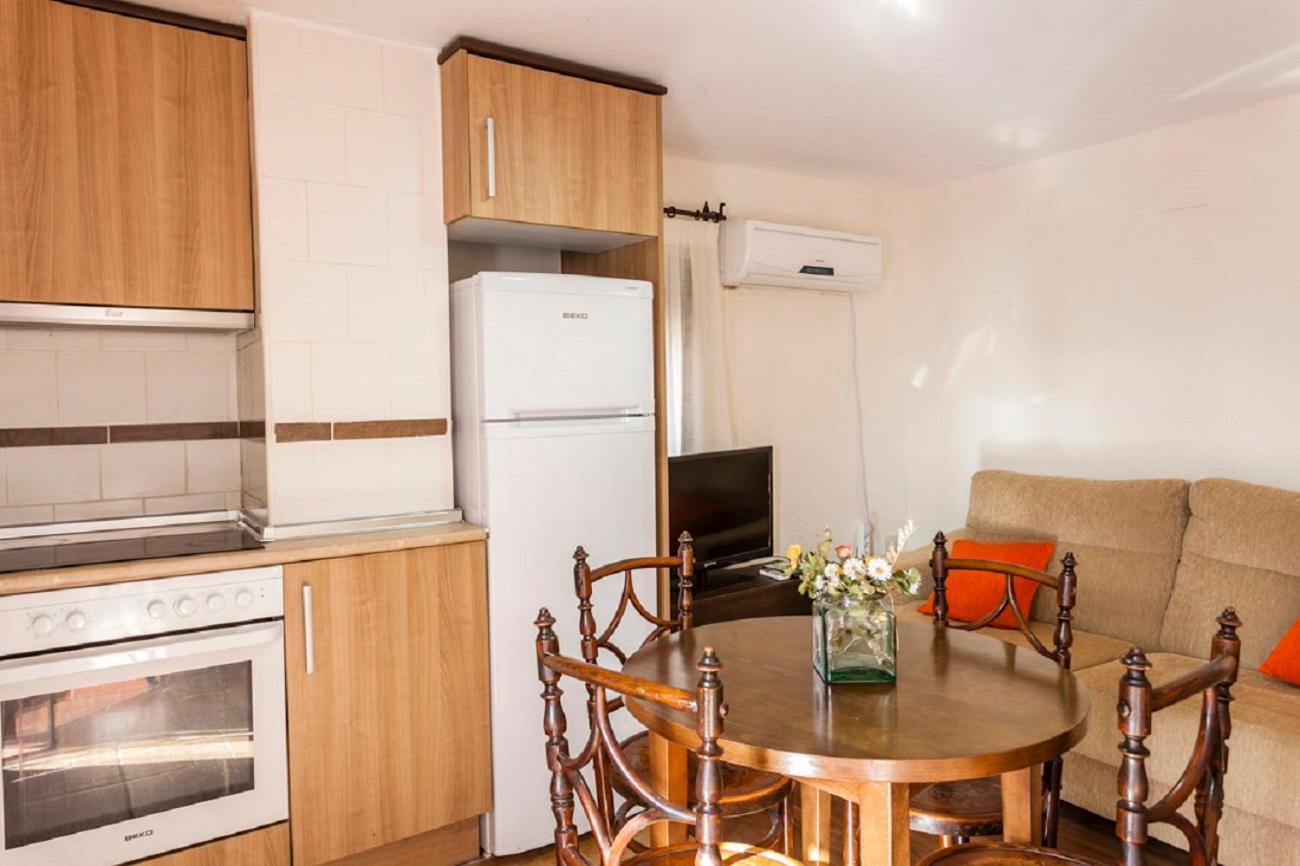 Apartamentos Casa Samper Santa Eulalia de Gállego Zimmer foto